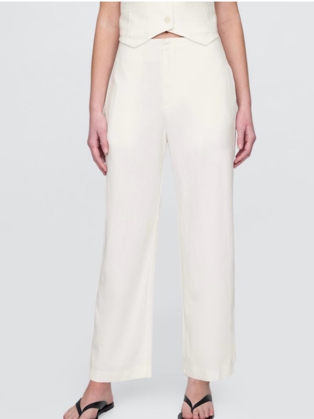 GAP Women’s Polished Linen Flare Pant
 NWT